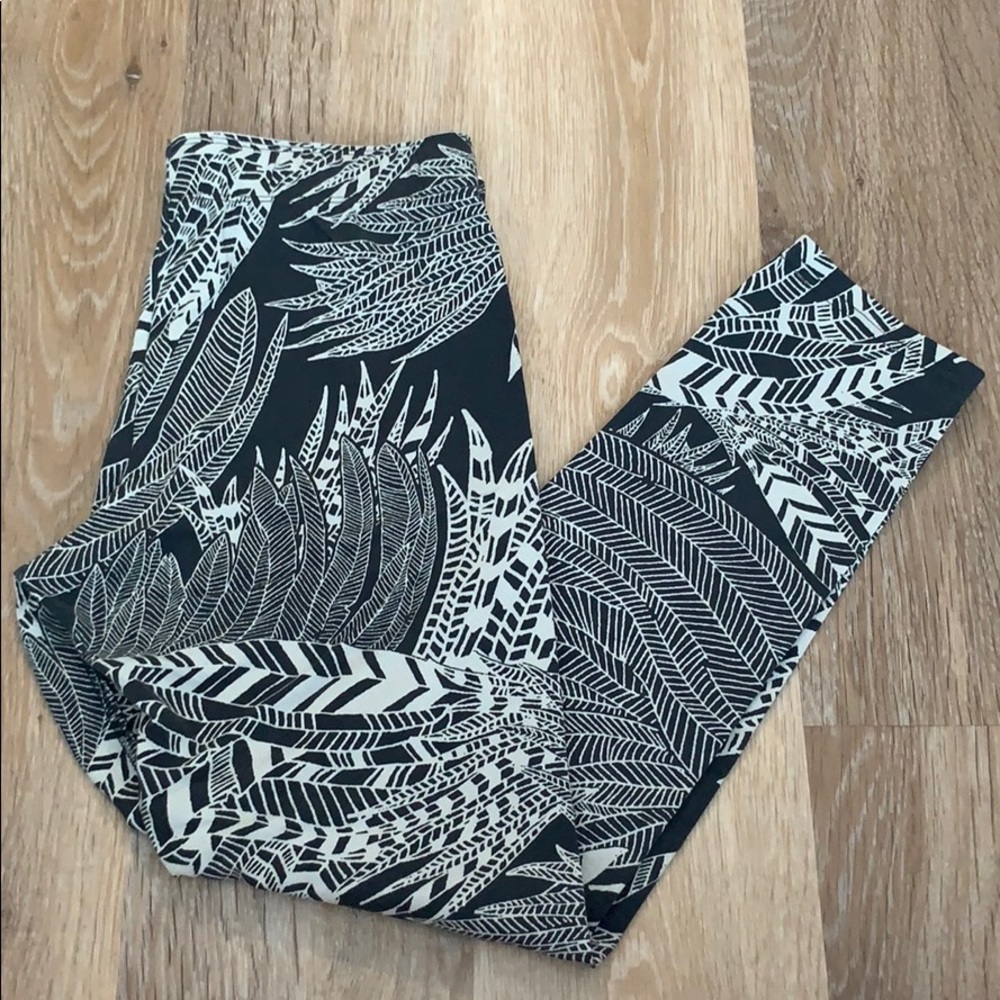 Nike pattern leggings
